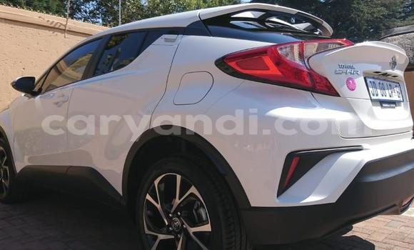 Acheter Occasion Voiture Toyota C-HR Blanc à Lusaka, Zambie Acheter Occasion Voiture Toyota C-HR Blanc à Lusaka, Zambie