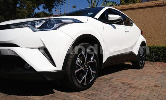Acheter Occasion Voiture Toyota C-HR Blanc à Lusaka, Zambie Acheter Occasion Voiture Toyota C-HR Blanc à Lusaka, Zambie