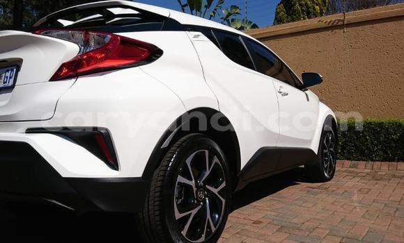 Acheter Occasion Voiture Toyota C-HR Blanc à Lusaka, Zambie Acheter Occasion Voiture Toyota C-HR Blanc à Lusaka, Zambie