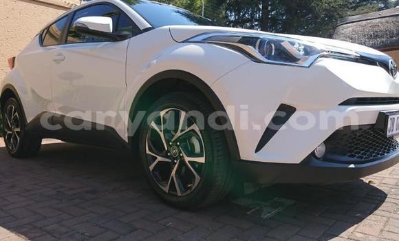 Acheter Occasion Voiture Toyota C-HR Blanc à Lusaka, Zambie Acheter Occasion Voiture Toyota C-HR Blanc à Lusaka, Zambie