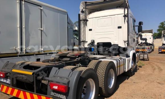 Acheter Occasion Utilitaire Scania R420 Blanc à Livingstone, Zambie Acheter Occasion Utilitaire Scania R420 Blanc à Livingstone, Zambie