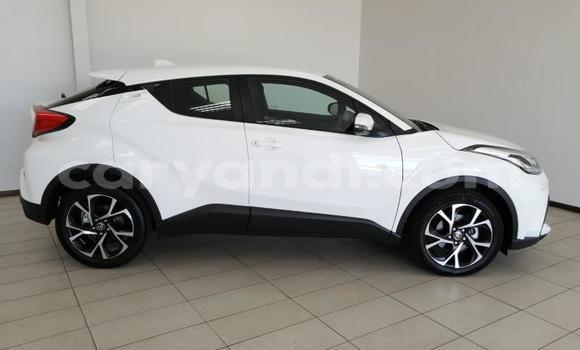 Acheter Occasion Voiture Toyota C-HR Blanc à Lusaka, Zambie Acheter Occasion Voiture Toyota C-HR Blanc à Lusaka, Zambie