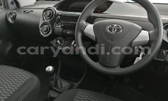 Acheter Occasion Voiture Toyota Etios Blanc à Lusaka, Zambie Acheter Occasion Voiture Toyota Etios Blanc à Lusaka, Zambie