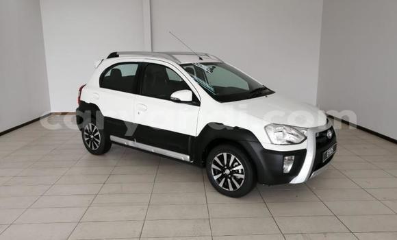 Acheter Occasion Voiture Toyota Etios Blanc à Lusaka, Zambie Acheter Occasion Voiture Toyota Etios Blanc à Lusaka, Zambie
