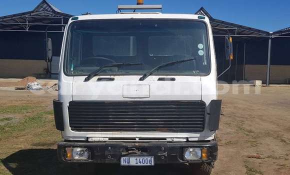 Buy Used Mercedes–Benz 1213 White Truck in Lusaka in Zambia