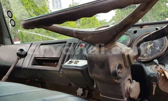 Tenga Tsaru Mercedes–Benz 1213 Chena Rori in Lusaka in Zambia Tenga Tsaru Mercedes–Benz 1213 Chena Rori in Lusaka in Zambia