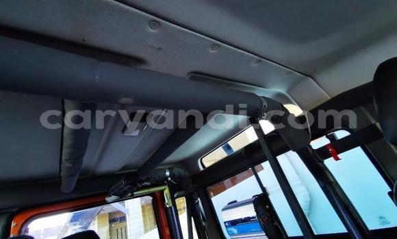 Tenga Tsaru Land Rover Defender Tsvuku Mota in Lusaka in Zambia Tenga Tsaru Land Rover Defender Tsvuku Mota in Lusaka in Zambia