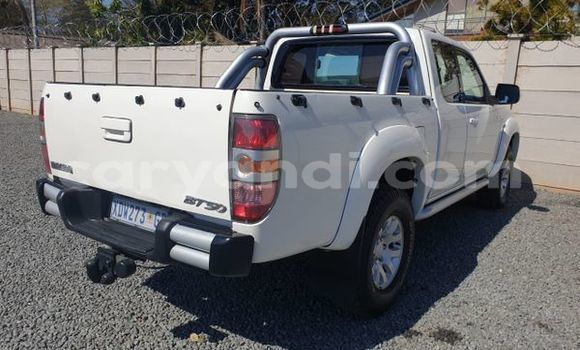 Acheter Occasion Voiture Mazda BT-50 Blanc à Livingstone, Zambie Acheter Occasion Voiture Mazda BT-50 Blanc à Livingstone, Zambie