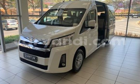 Acheter Occasion Voiture Toyota iQ Blanc à Chingola, Zambie Acheter Occasion Voiture Toyota iQ Blanc à Chingola, Zambie