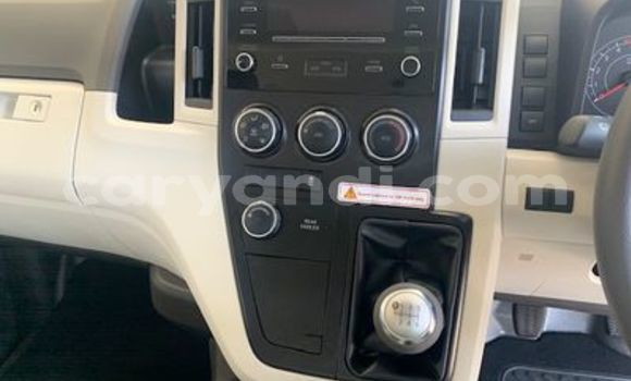 Acheter Occasion Voiture Toyota iQ Blanc à Chingola, Zambie Acheter Occasion Voiture Toyota iQ Blanc à Chingola, Zambie