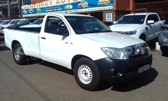 Tenga Tsaru Toyota Hilux Chena Mota in Chingola in Zambia
