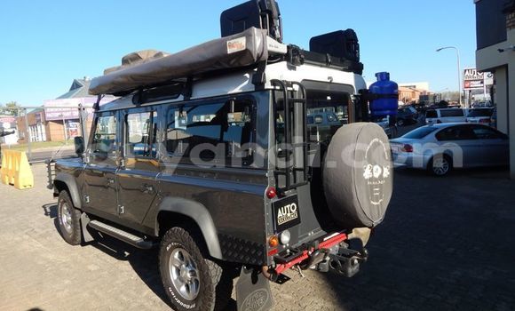 Acheter Occasion Voiture Land Rover Defender Gris à Livingstone, Zambie Acheter Occasion Voiture Land Rover Defender Gris à Livingstone, Zambie