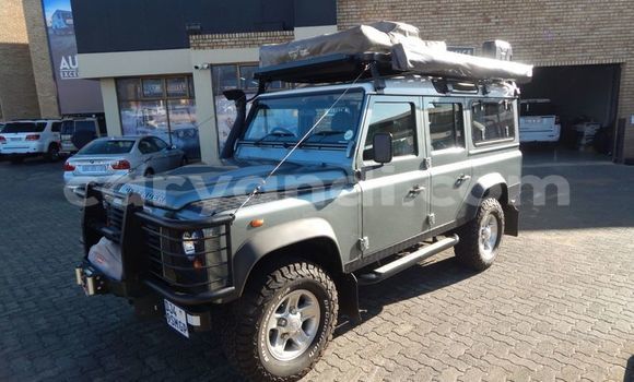 Acheter Occasion Voiture Land Rover Defender Gris à Livingstone, Zambie Acheter Occasion Voiture Land Rover Defender Gris à Livingstone, Zambie