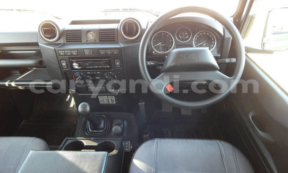 Acheter Occasion Voiture Land Rover Defender Gris à Livingstone, Zambie Acheter Occasion Voiture Land Rover Defender Gris à Livingstone, Zambie