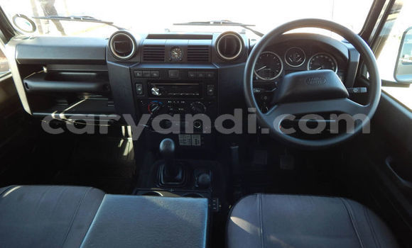 Acheter Occasion Voiture Land Rover Defender Gris à Livingstone, Zambie Acheter Occasion Voiture Land Rover Defender Gris à Livingstone, Zambie