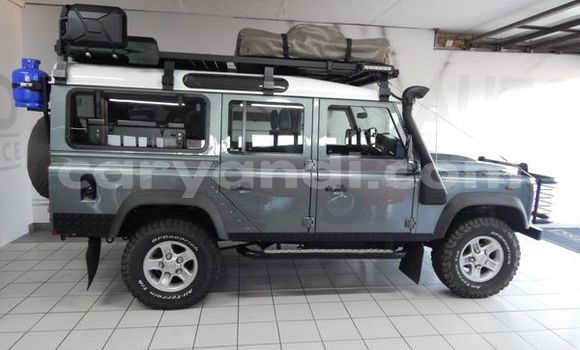 Acheter Occasion Voiture Land Rover Defender Gris à Livingstone, Zambie Acheter Occasion Voiture Land Rover Defender Gris à Livingstone, Zambie