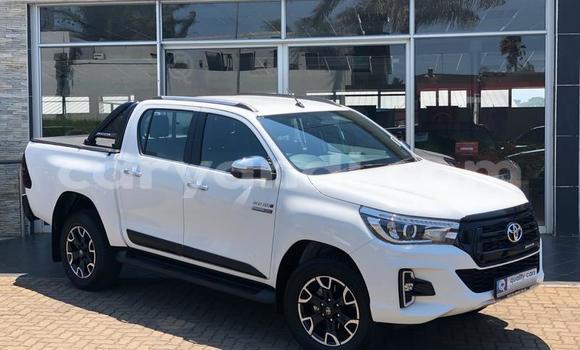 Buy Used Toyota Hilux Silver Car in Lusaka in Zambia