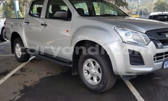 Tenga Tsaru Isuzu D–MAX Sirivha Mota in Lusaka in Zambia Tenga Tsaru Isuzu D–MAX Sirivha Mota in Lusaka in Zambia