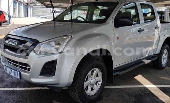 Tenga Tsaru Isuzu D–MAX Sirivha Mota in Lusaka in Zambia Tenga Tsaru Isuzu D–MAX Sirivha Mota in Lusaka in Zambia