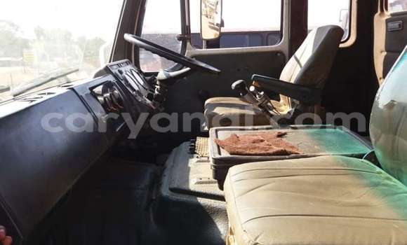 Acheter Occasion Utilitaire Mercedes–Benz 1213 Rouge à Lusaka, Zambie Acheter Occasion Utilitaire Mercedes–Benz 1213 Rouge à Lusaka, Zambie