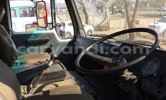 Acheter Occasion Utilitaire Mercedes–Benz 1213 Rouge à Lusaka, Zambie Acheter Occasion Utilitaire Mercedes–Benz 1213 Rouge à Lusaka, Zambie