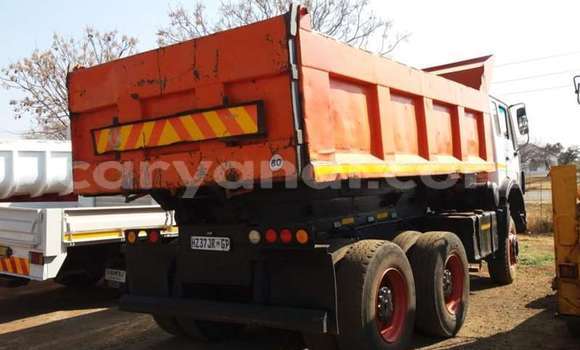 Acheter Occasion Utilitaire Mercedes–Benz 1213 Rouge à Lusaka, Zambie Acheter Occasion Utilitaire Mercedes–Benz 1213 Rouge à Lusaka, Zambie