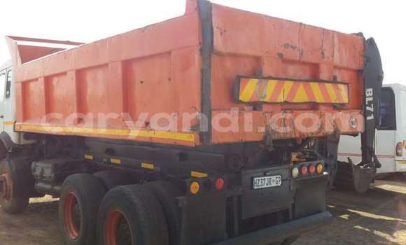 Acheter Occasion Utilitaire Mercedes–Benz 1213 Rouge à Lusaka, Zambie Acheter Occasion Utilitaire Mercedes–Benz 1213 Rouge à Lusaka, Zambie