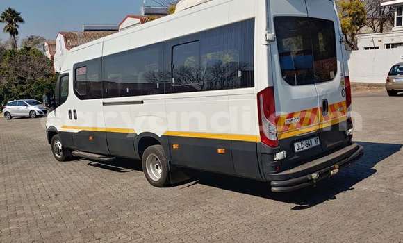 Tenga Tsaru Iveco Cargo Chena Rori in Lusaka in Zambia Tenga Tsaru Iveco Cargo Chena Rori in Lusaka in Zambia