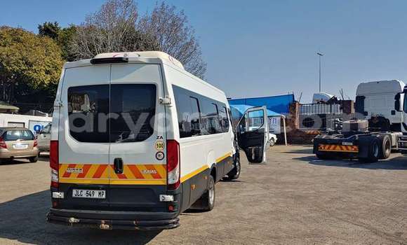 Tenga Tsaru Iveco Cargo Chena Rori in Lusaka in Zambia Tenga Tsaru Iveco Cargo Chena Rori in Lusaka in Zambia
