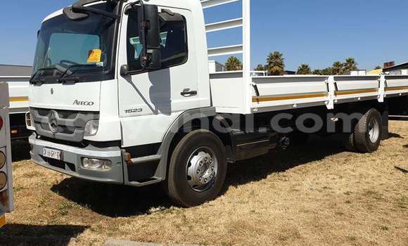 Tenga Tsaru Mercedes–Benz Atego Chena Rori in Lusaka in Zambia Tenga Tsaru Mercedes–Benz Atego Chena Rori in Lusaka in Zambia