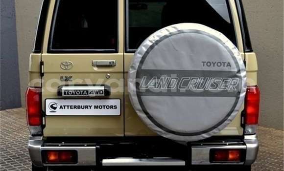 Tenga Tsaru Toyota Land Cruiser Beige Mota in Zambezi in North-Western Tenga Tsaru Toyota Land Cruiser Beige Mota in Zambezi in North-Western