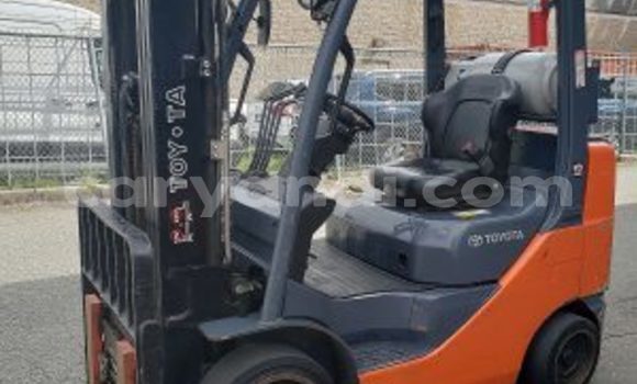 Buy Used Toyota HiAce Brown Truck in Chingola in Zambia