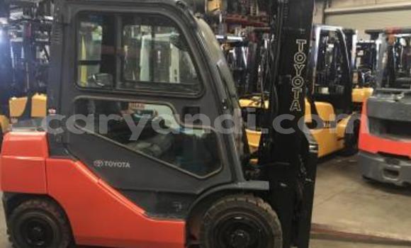 Acheter Occasion Utilitaire Toyota HiAce Marron à Chingola, Zambie Acheter Occasion Utilitaire Toyota HiAce Marron à Chingola, Zambie