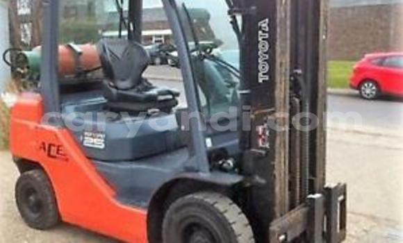 Acheter Occasion Utilitaire Toyota HiAce Marron à Chingola, Zambie Acheter Occasion Utilitaire Toyota HiAce Marron à Chingola, Zambie