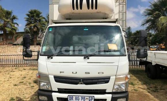 Buy Used Mitsubishi Fuso White Truck in Lusaka in Zambia