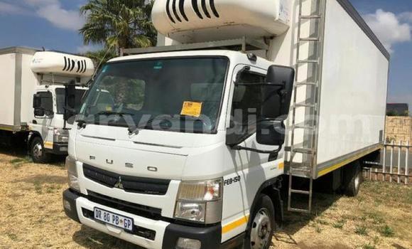 Tenga Tsaru Mitsubishi Fuso Chena Rori in Lusaka in Zambia Tenga Tsaru Mitsubishi Fuso Chena Rori in Lusaka in Zambia