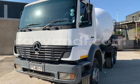 Tenga Tsaru Mercedes–Benz 2628 Chena Rori in Lusaka in Zambia Tenga Tsaru Mercedes–Benz 2628 Chena Rori in Lusaka in Zambia