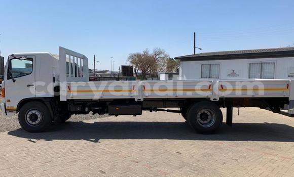 Tenga Tsaru Hino 300 Series Chena Rori in Lusaka in Zambia Tenga Tsaru Hino 300 Series Chena Rori in Lusaka in Zambia
