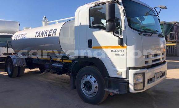 Acheter Occasion Utilitaire Isuzu FTR 850 Blanc à Livingstone, Zambie Acheter Occasion Utilitaire Isuzu FTR 850 Blanc à Livingstone, Zambie