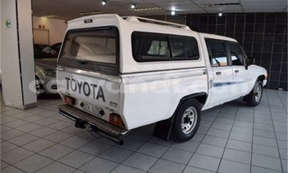 Nunua Ilio tumika Toyota Hilux Nyeupe Gari ndani ya Chililabombwe nchini Copperbelt Nunua Ilio tumika Toyota Hilux Nyeupe Gari ndani ya Chililabombwe nchini Copperbelt
