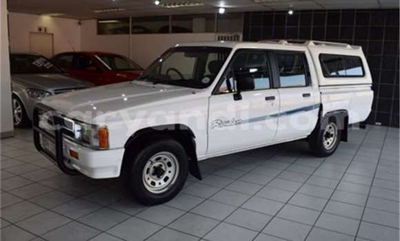 Nunua Ilio tumika Toyota Hilux Nyeupe Gari ndani ya Chililabombwe nchini Copperbelt Nunua Ilio tumika Toyota Hilux Nyeupe Gari ndani ya Chililabombwe nchini Copperbelt