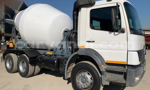 Tenga Tsaru Mercedes–Benz Atego Chena Rori in Lusaka in Zambia Tenga Tsaru Mercedes–Benz Atego Chena Rori in Lusaka in Zambia