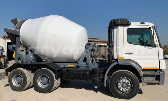 Tenga Tsaru Mercedes–Benz Atego Chena Rori in Lusaka in Zambia Tenga Tsaru Mercedes–Benz Atego Chena Rori in Lusaka in Zambia