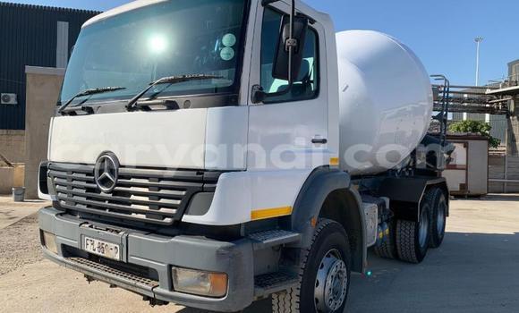 Tenga Tsaru Mercedes–Benz Atego Chena Rori in Lusaka in Zambia Tenga Tsaru Mercedes–Benz Atego Chena Rori in Lusaka in Zambia