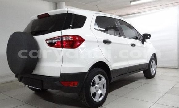 Acheter Occasion Voiture Ford Escort Blanc à Lusaka, Zambie Acheter Occasion Voiture Ford Escort Blanc à Lusaka, Zambie