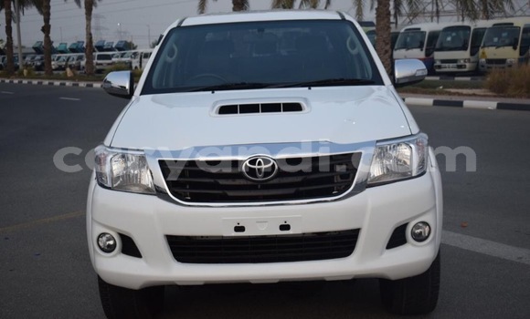 Tenga Tsaru Toyota Hilux Chena Mota in Livingstone in Zambia