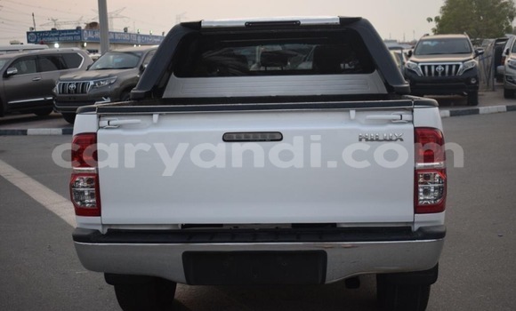 Buy Used Toyota Hilux White Car in Livingstone in Zambia Buy Used Toyota Hilux White Car in Livingstone in Zambia