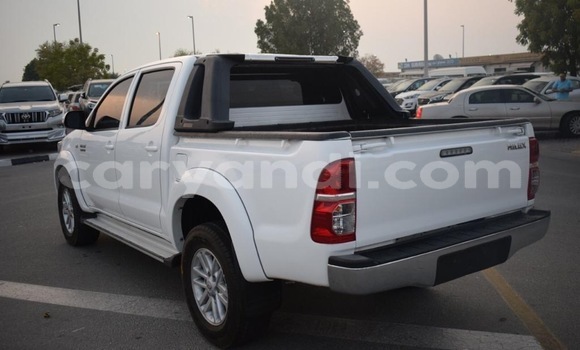 Buy Used Toyota Hilux White Car in Livingstone in Zambia Buy Used Toyota Hilux White Car in Livingstone in Zambia
