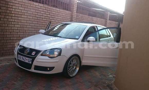 Acheter Occasion Voiture Volkswagen Polo Blanc à Lusaka, Zambie Acheter Occasion Voiture Volkswagen Polo Blanc à Lusaka, Zambie