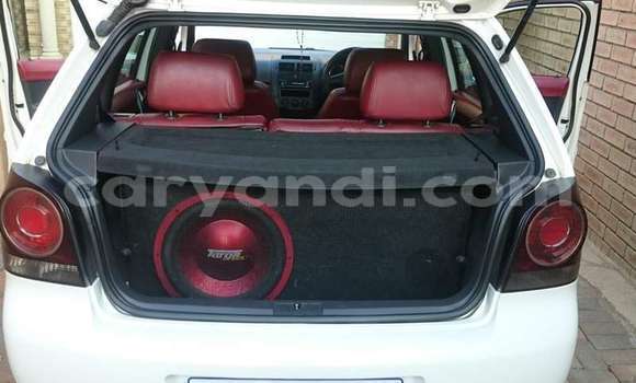 Acheter Occasion Voiture Volkswagen Polo Blanc à Lusaka, Zambie Acheter Occasion Voiture Volkswagen Polo Blanc à Lusaka, Zambie